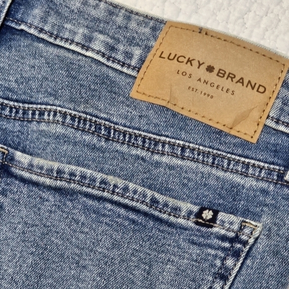 NWT Lucky Brand Mid Rise Sweet Straight Leg Jeans - Picture 6 of 12